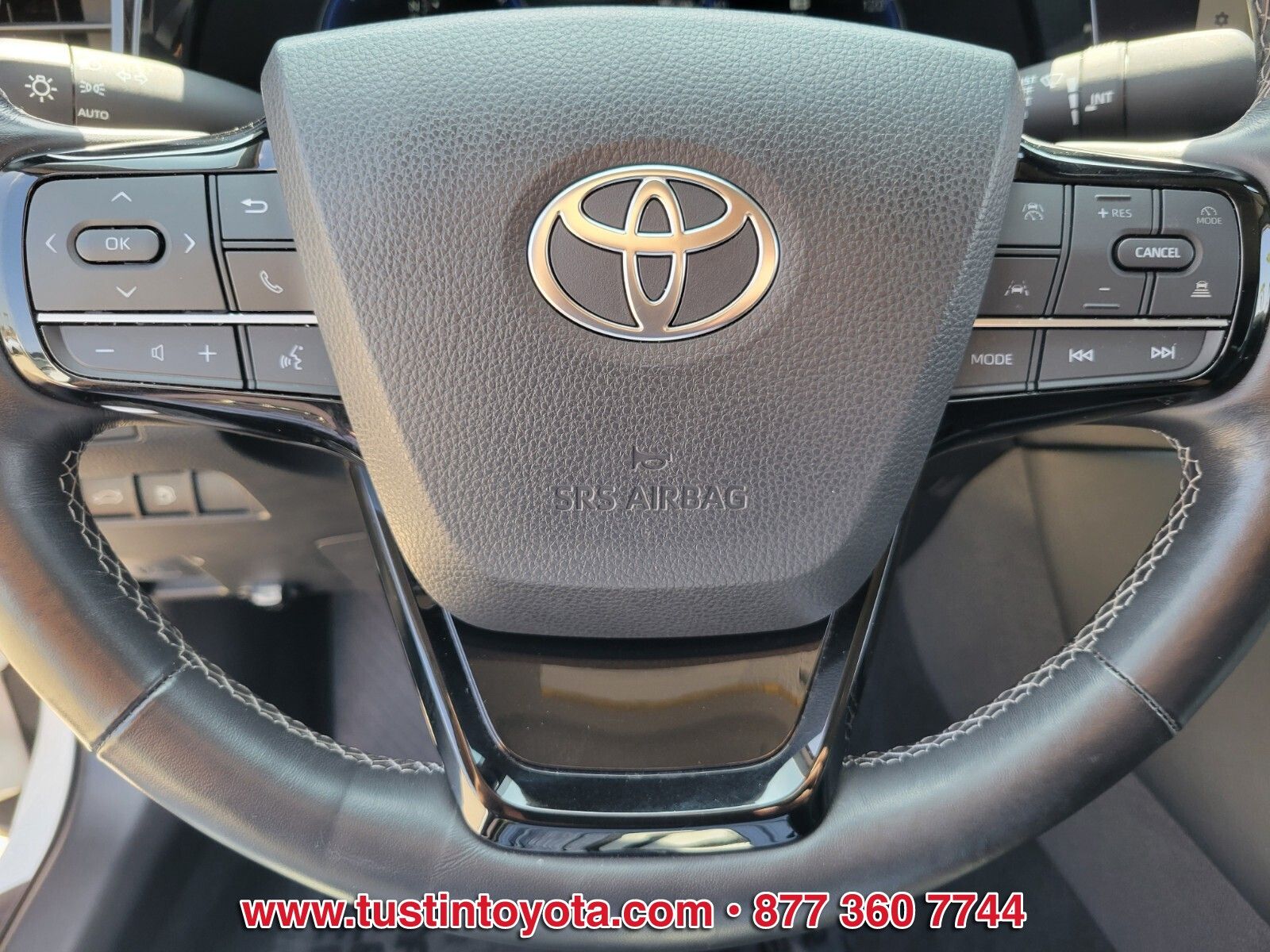 Used 2024 White Toyota XLE image 18