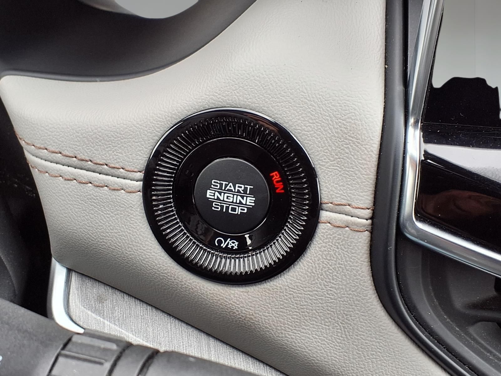 2025 Jeep Compass Limited White at Texan Dodge Chrysler Jeep Ram