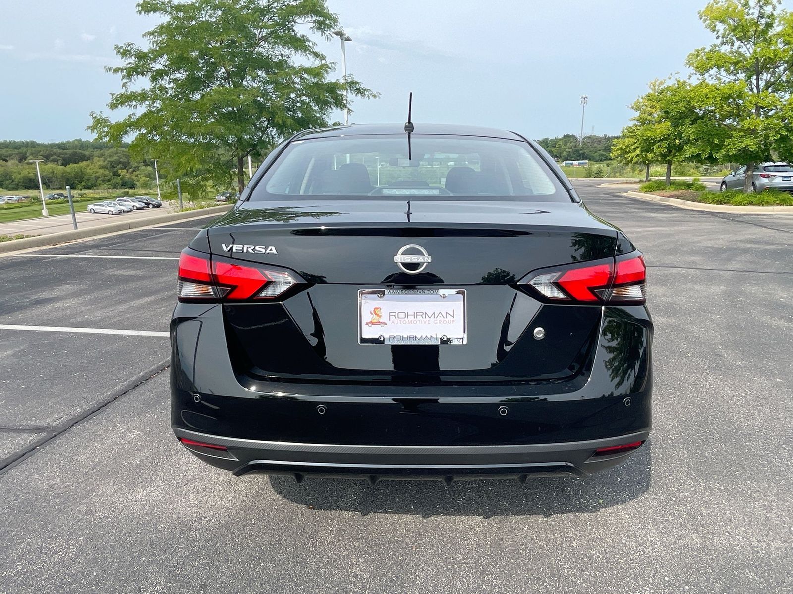 2024 Nissan Versa 1.6 S 32