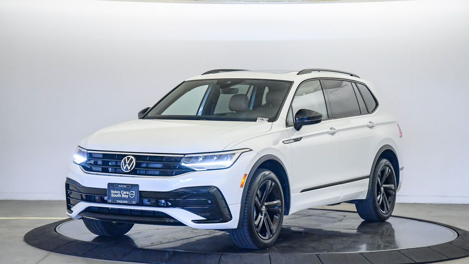 2023 Volkswagen Tiguan SE R-Line Black FWD