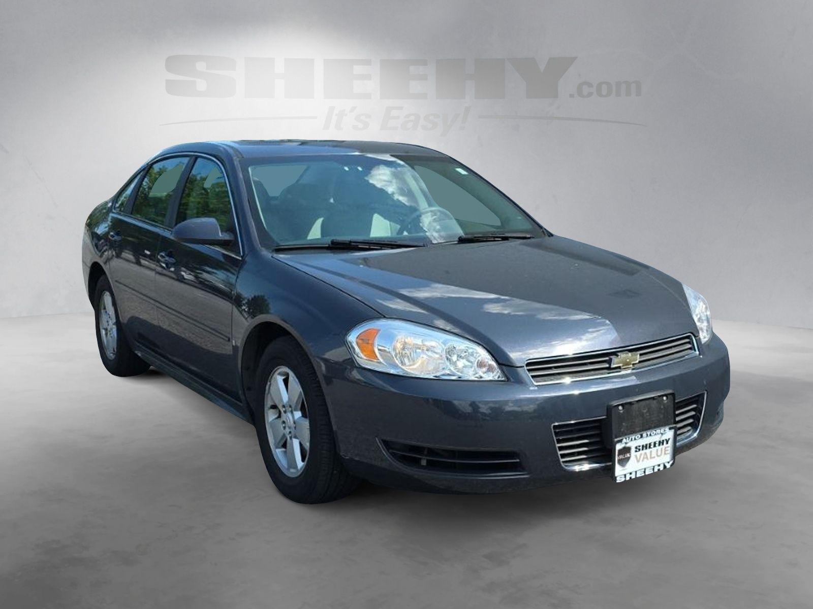 Used 2009 Gray Chevrolet LT image 2