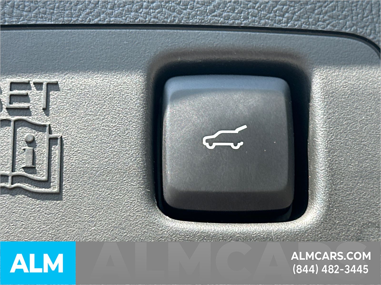Used 2025 White Lincoln Grand Touring image 22