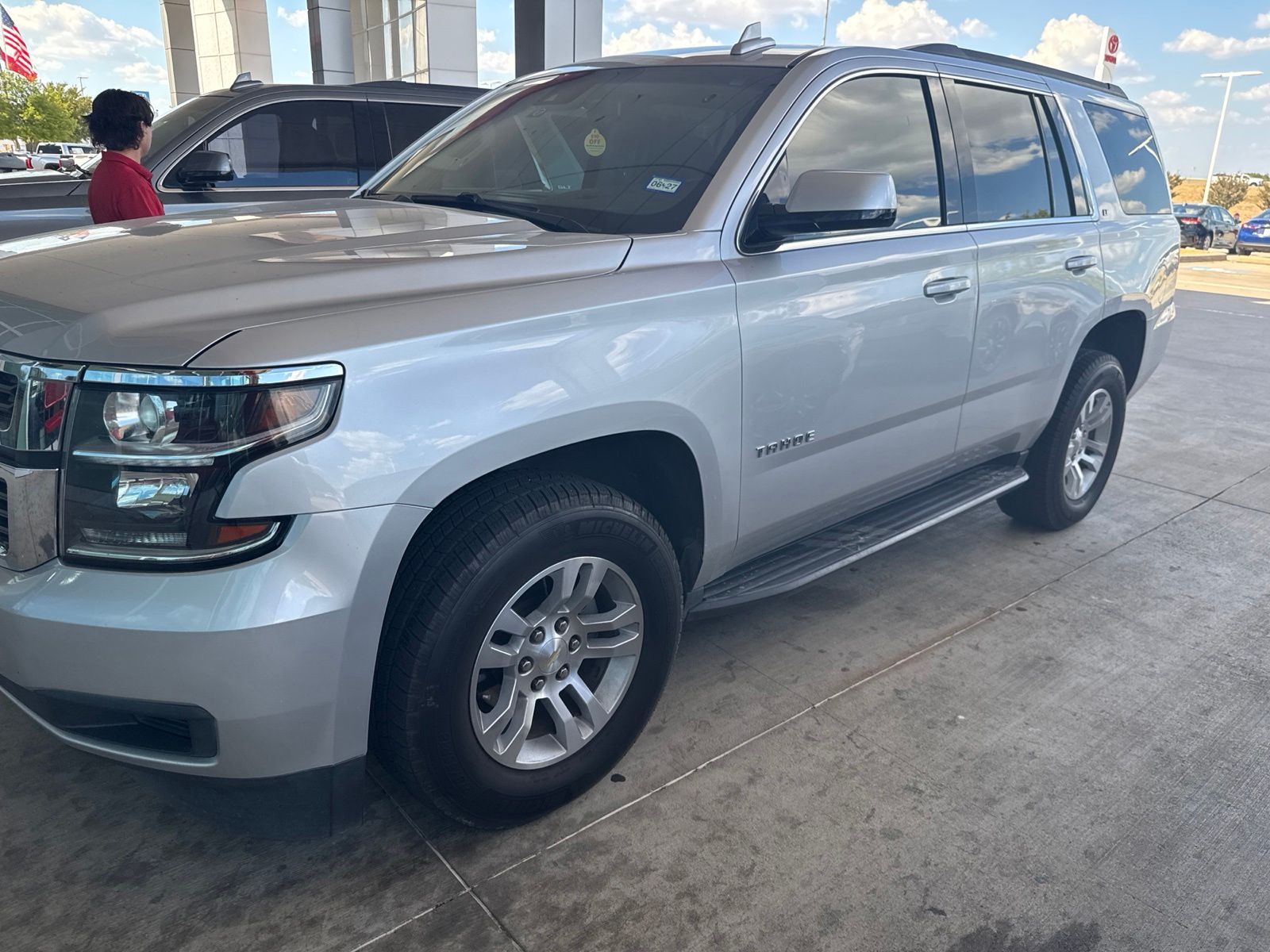 Silver Ice Metallic 2019 Chevrolet Tahoe SUV / Crossover 4X2 6-Speed Automatic Overdrive