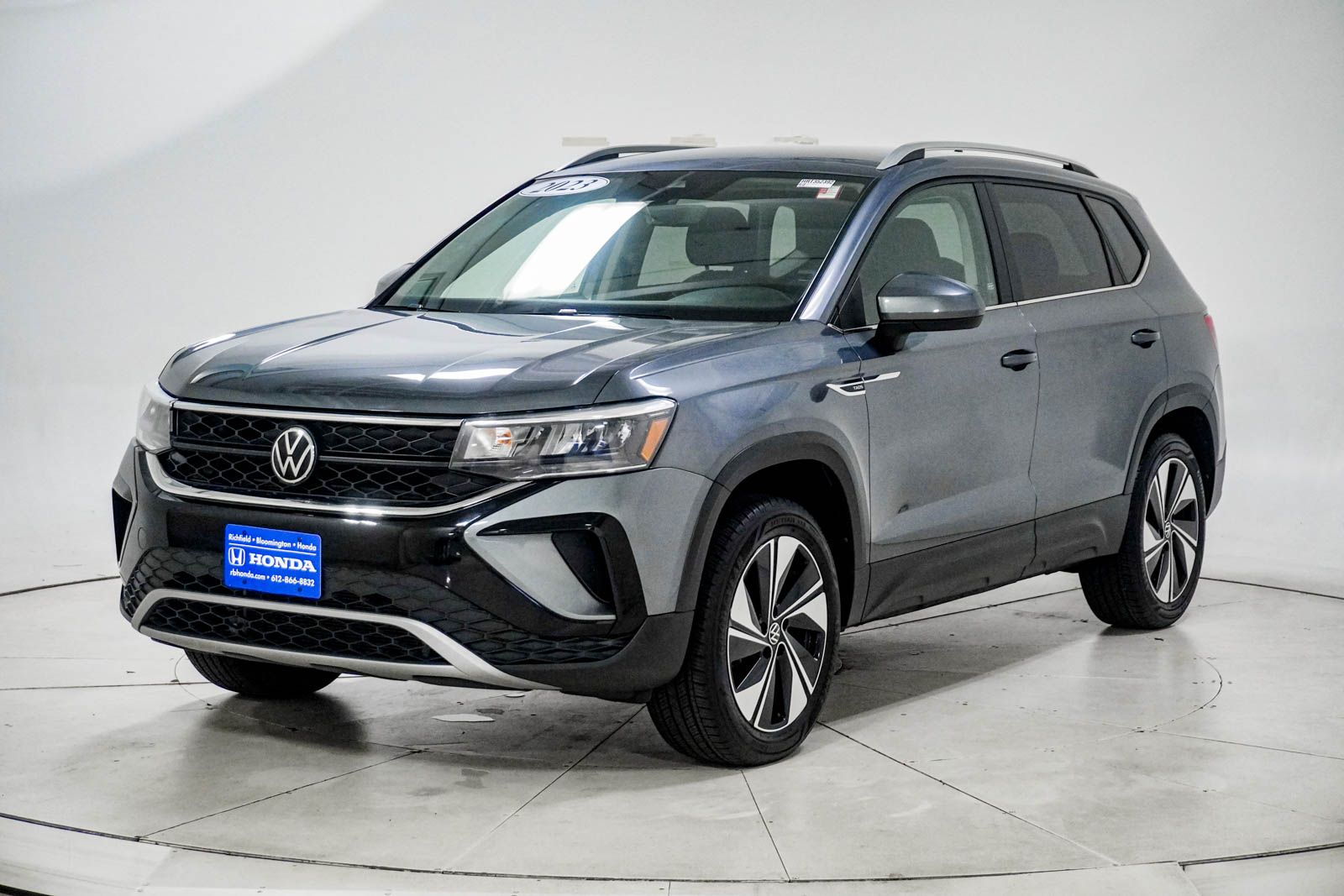Used 2023 Volkswagen Taos SE with VIN 3VVUX7B27PM352392 for sale in Richfield, Minnesota