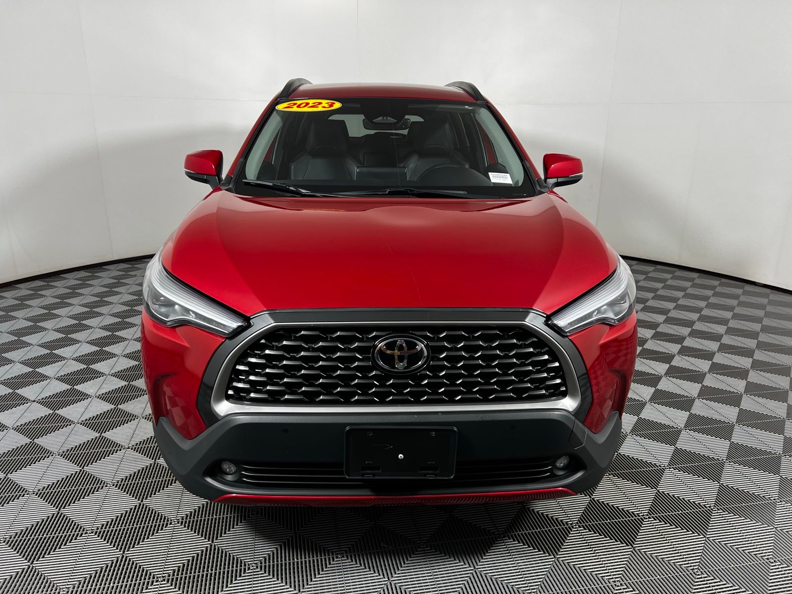 2023 Toyota Corolla Cross XLE 2