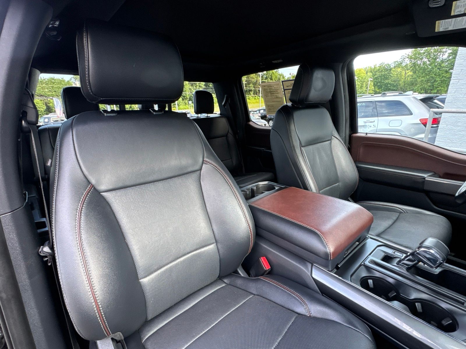 Used 2022 Agate Black Metallic Ford Lariat image 38
