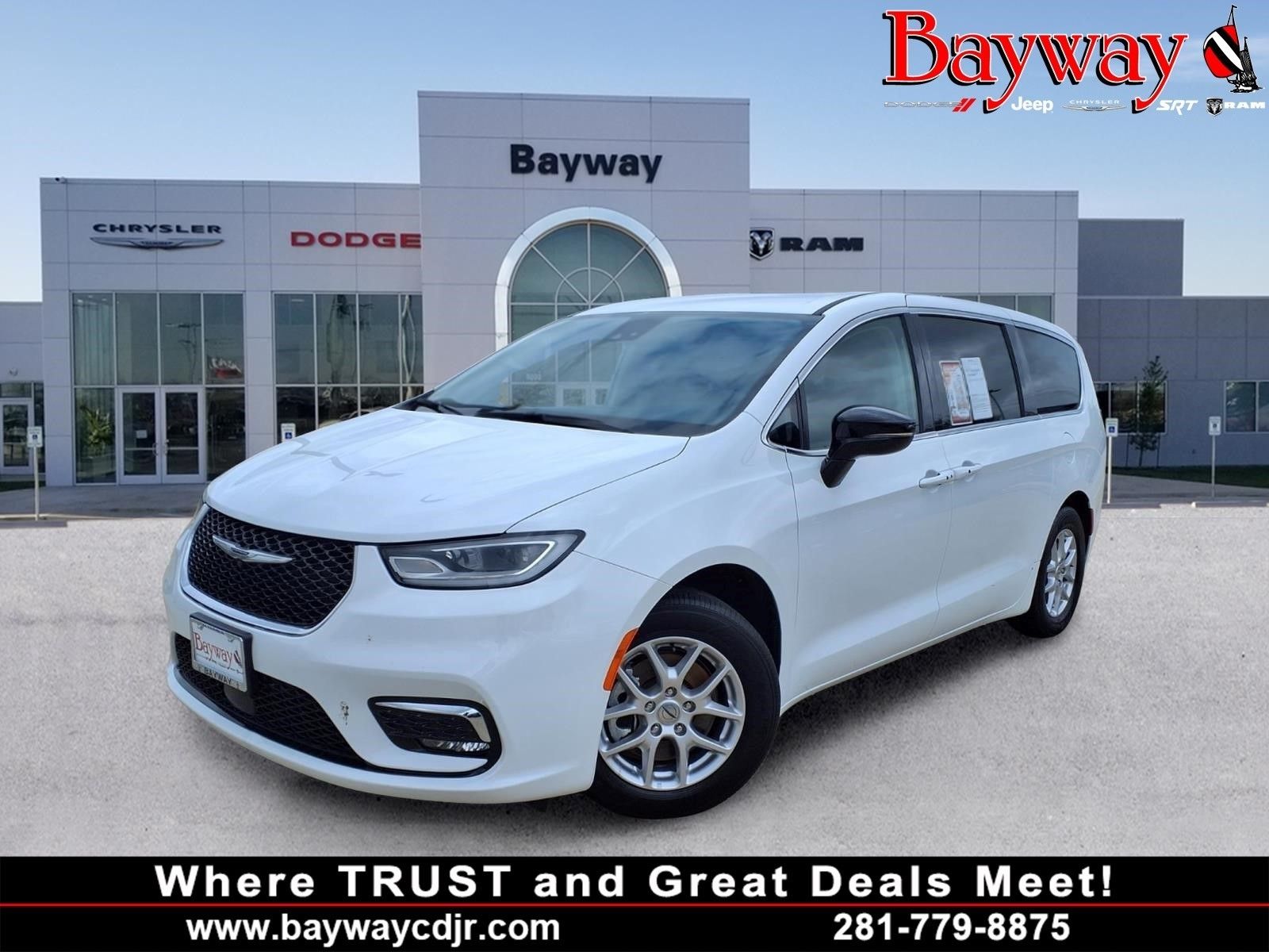 2024 Chrysler Pacifica Touring L - 0