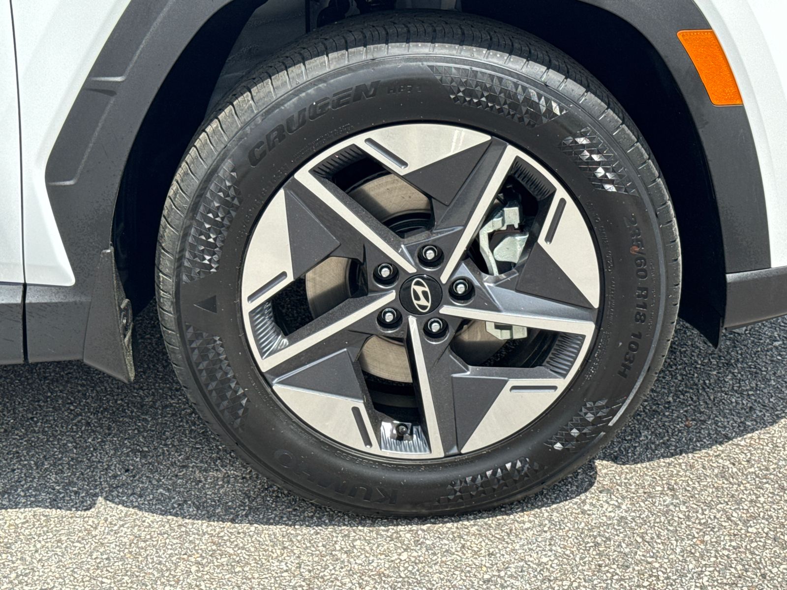 New 2025 White Hyundai SEL image 13