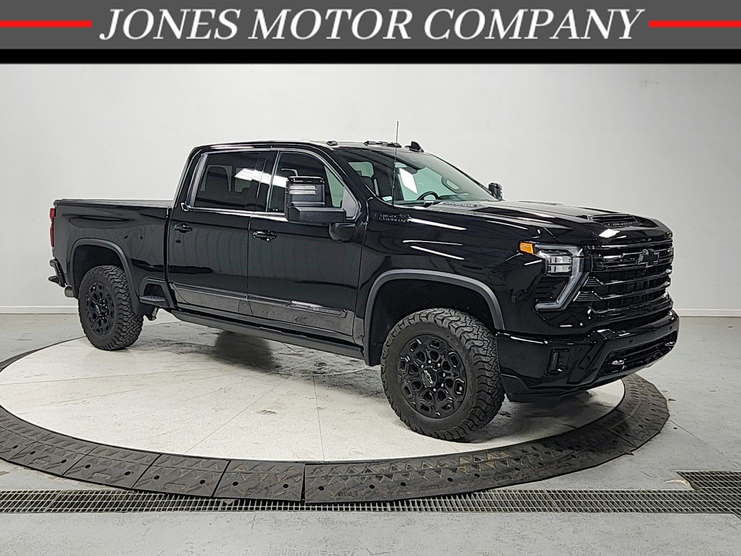 Black 2024 Chevrolet Silverado 2500HD High Country Crew Cab 4WD Pickup Truck Four-Wheel Drive Automatic