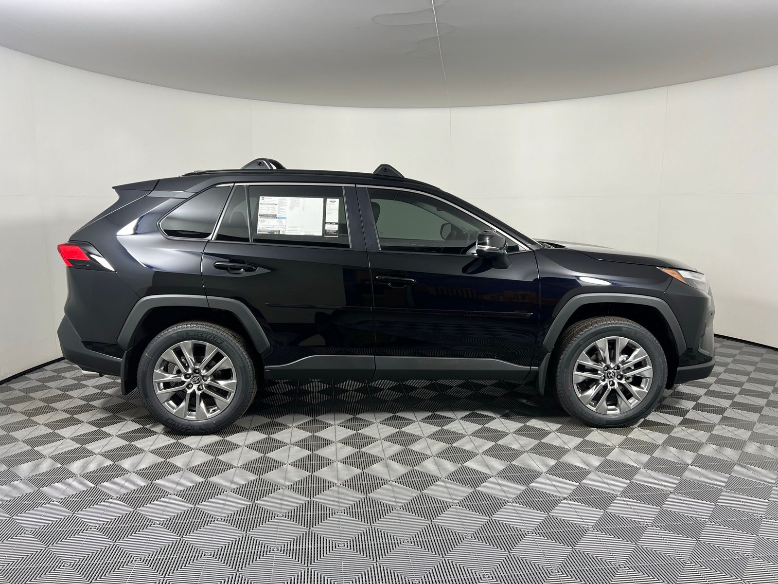 2025 Toyota RAV4 XLE Premium 4