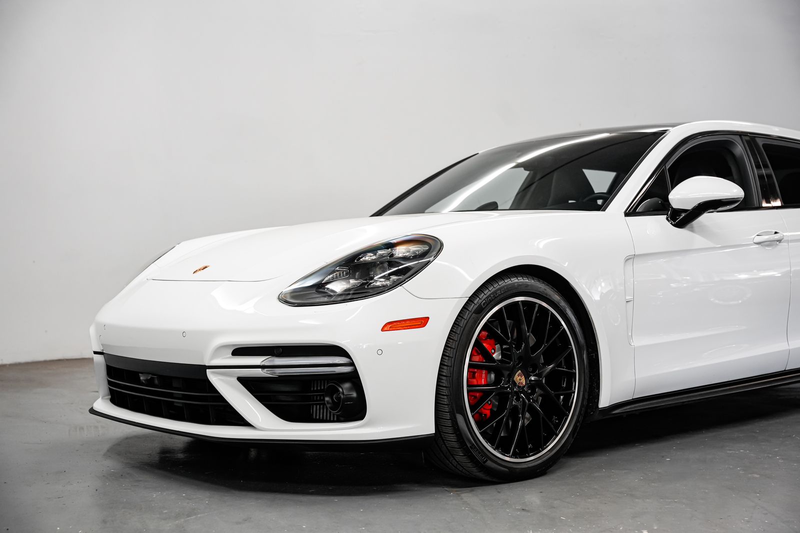2018 Porsche Panamera Sport Turismo Turbo — photo 37