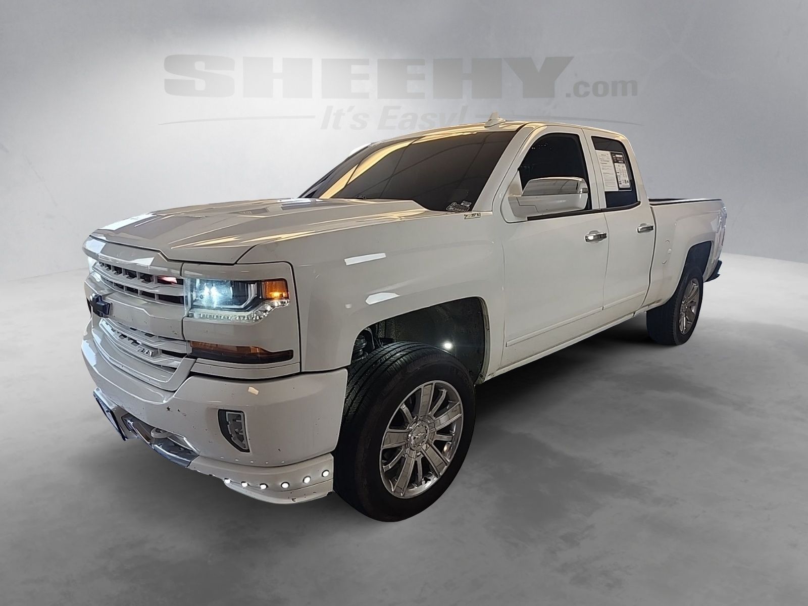 Used 2017 Summit White Chevrolet LT image 16