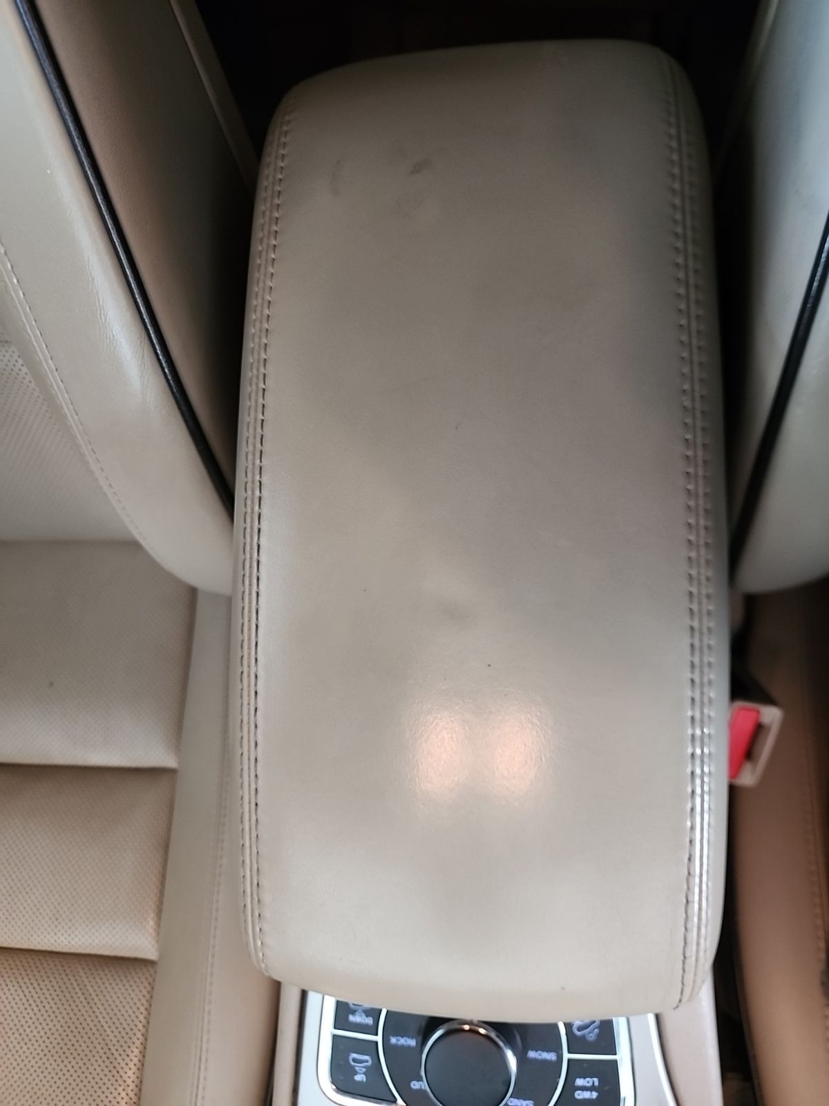 Used 2014 Bright White Clearcoat Jeep Overland image 27