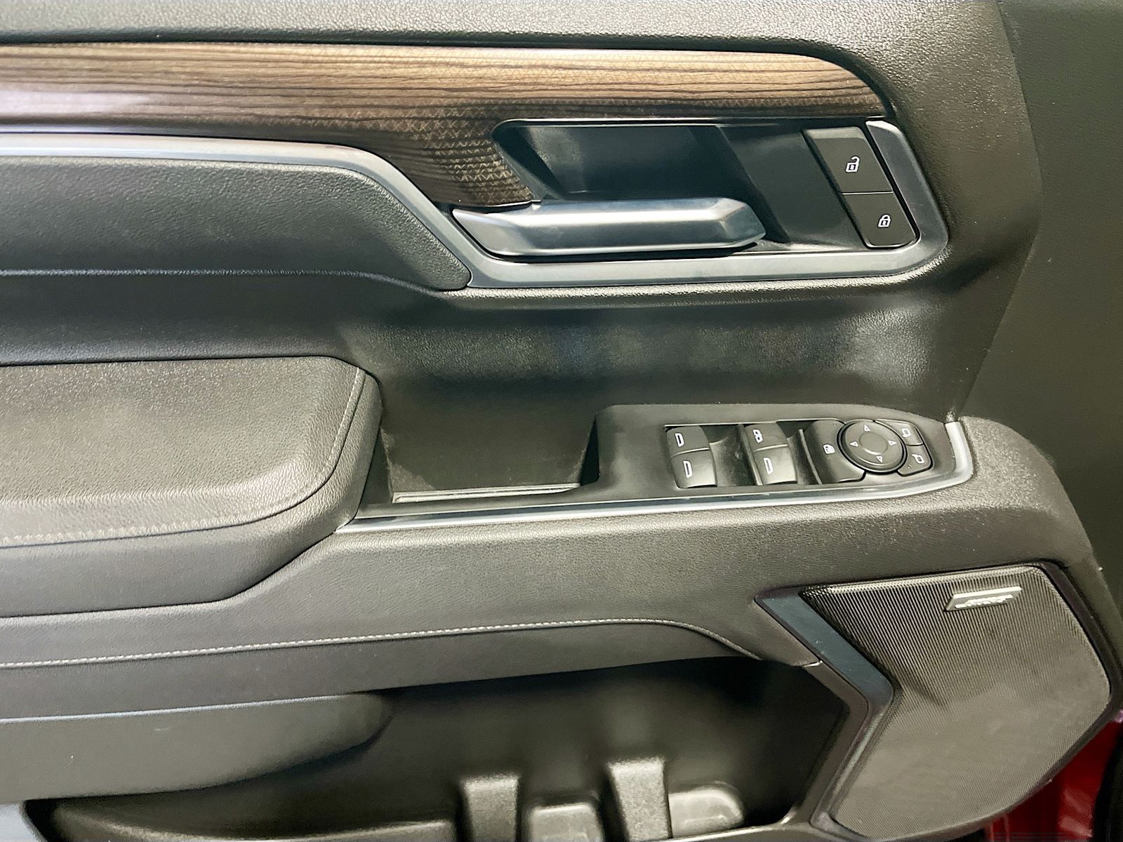 Used 2025 Red Chevrolet RST image 18