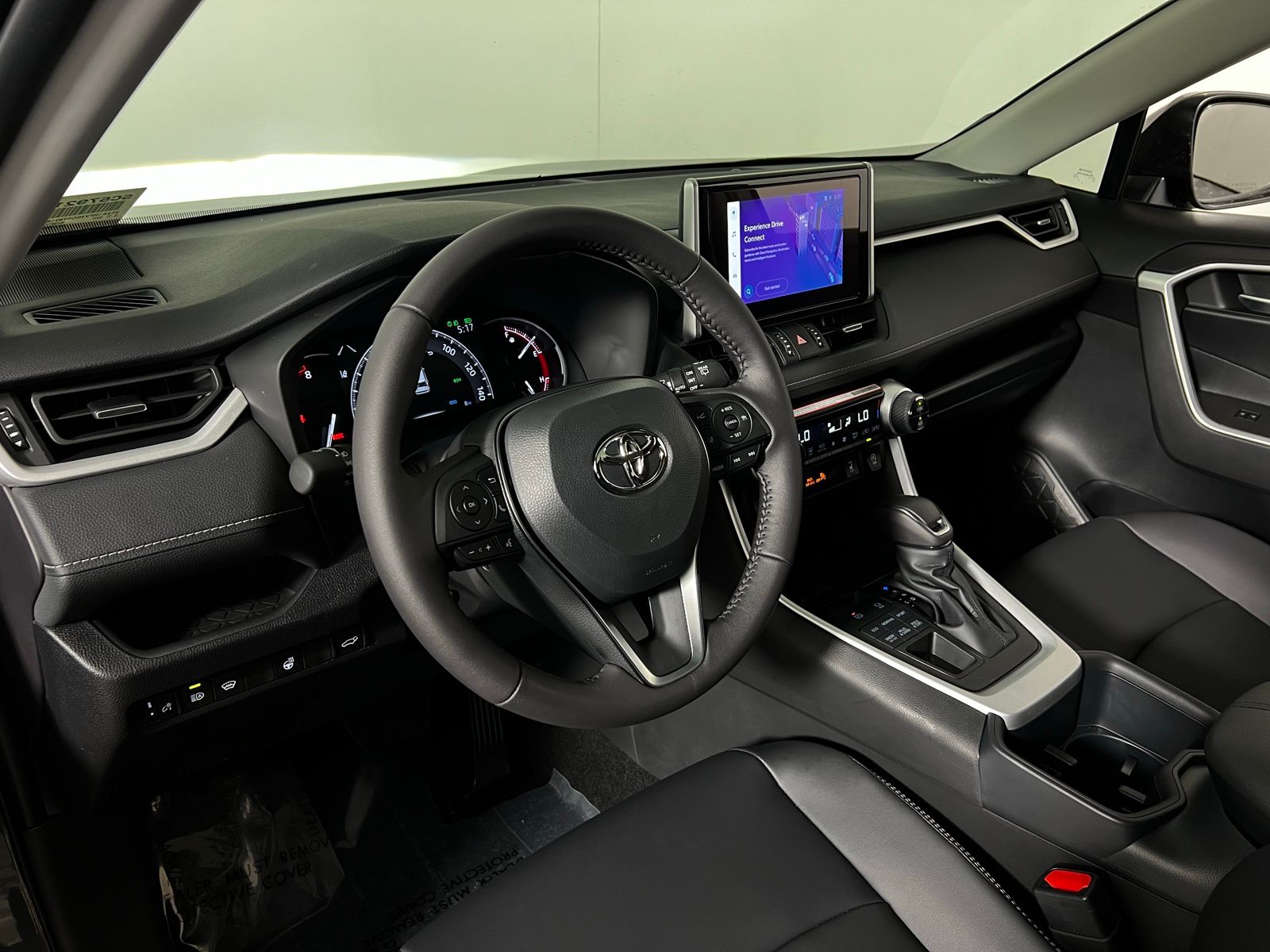 Thumbnail: 2025 Toyota RAV4 - 12