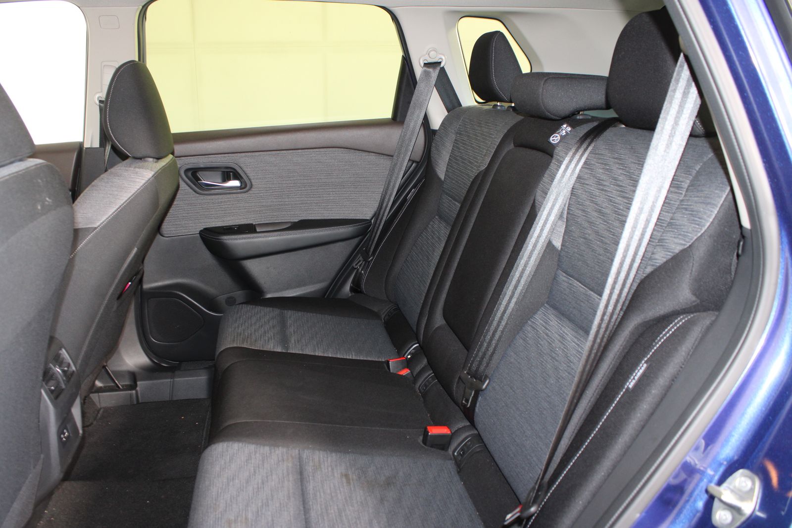Used 2023 Blue Nissan SV image 8