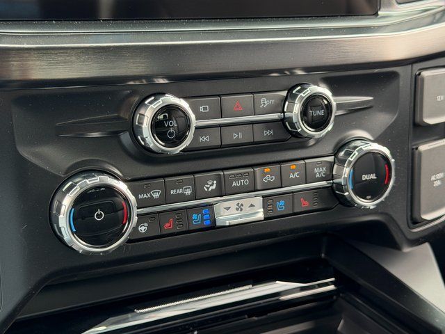 New 2026 Oxford White Ford Lariat image 27