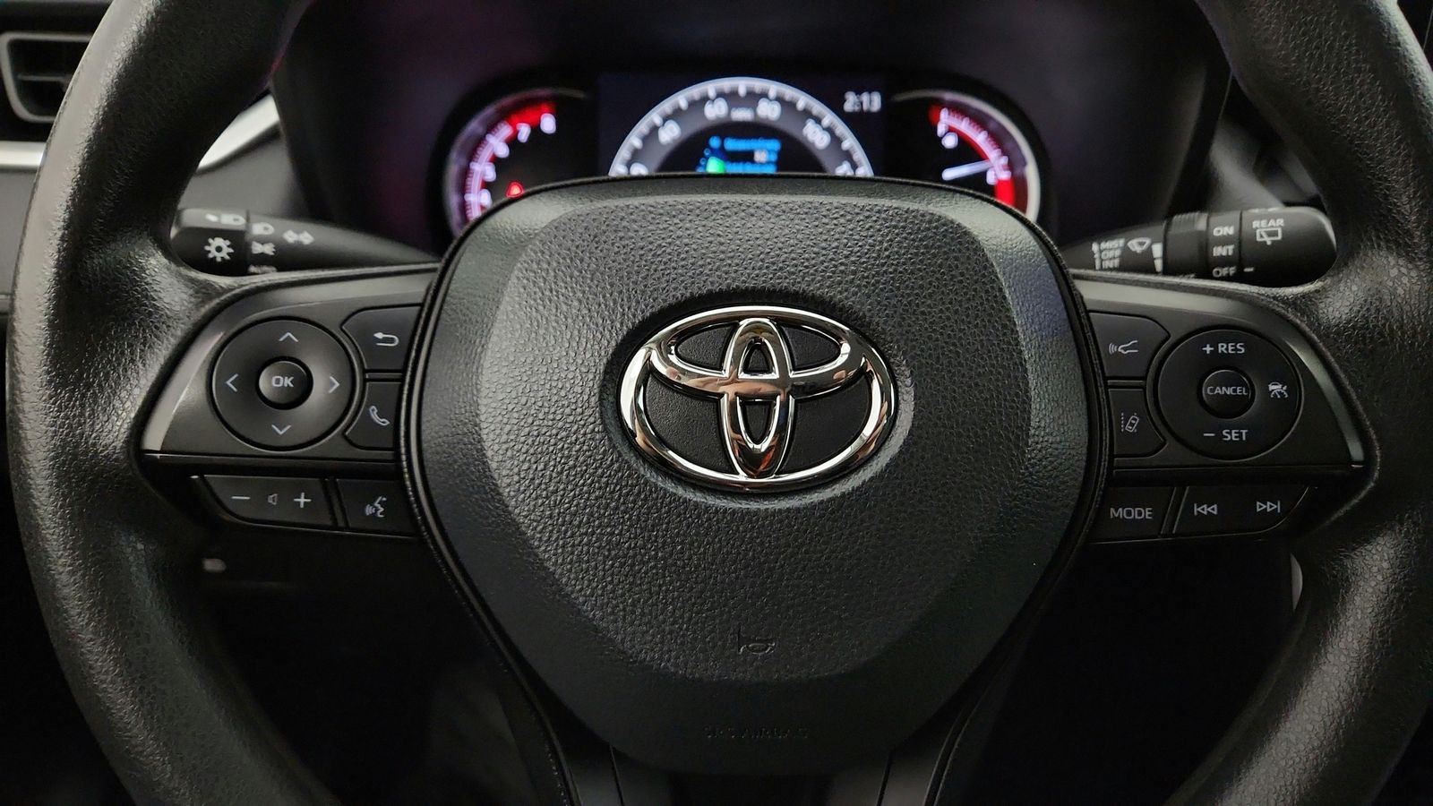 Used 2024  Toyota XLE image 31
