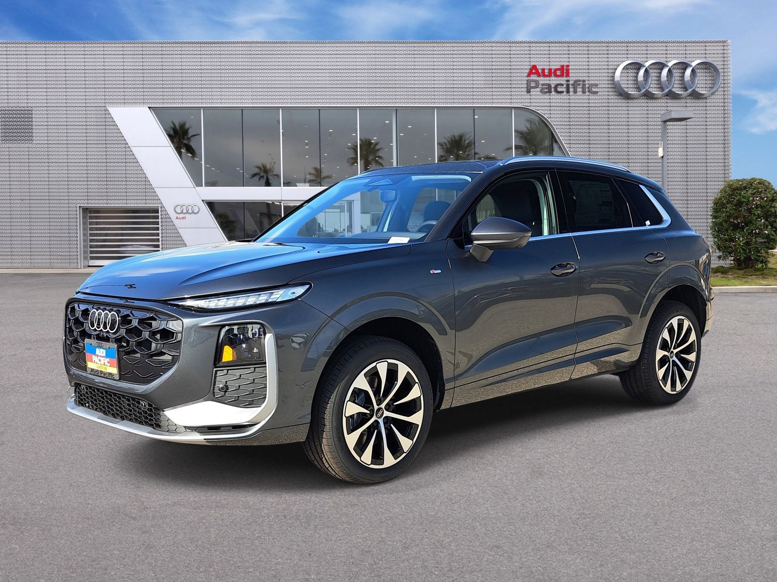 Daytona Gray Pearl Effect 2026 Audi Q3 quattro S Line TFSI SUV / Crossover All-Wheel Drive 7-Speed Automatic