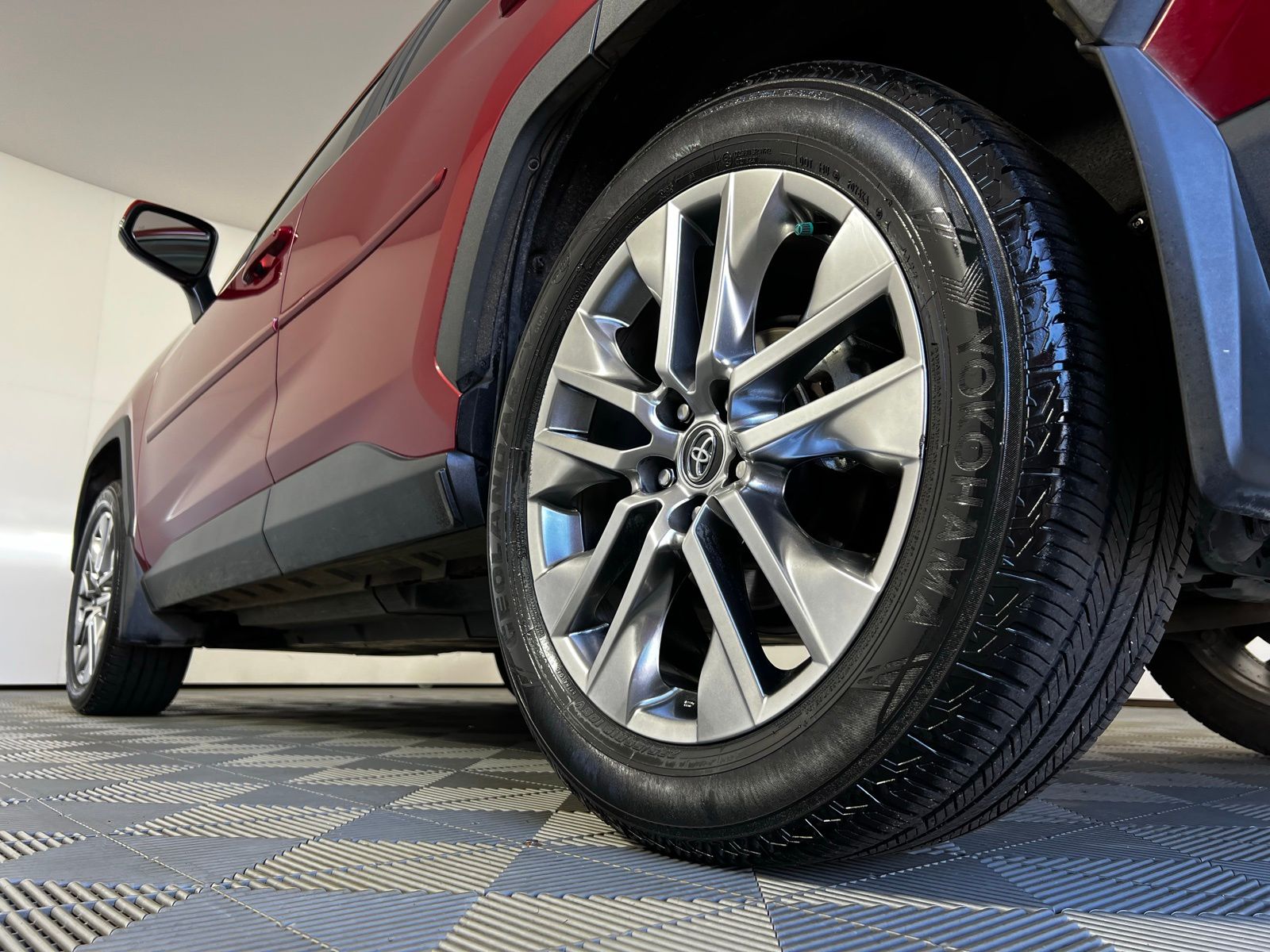 Thumbnail: 2020 Toyota RAV4 - 29