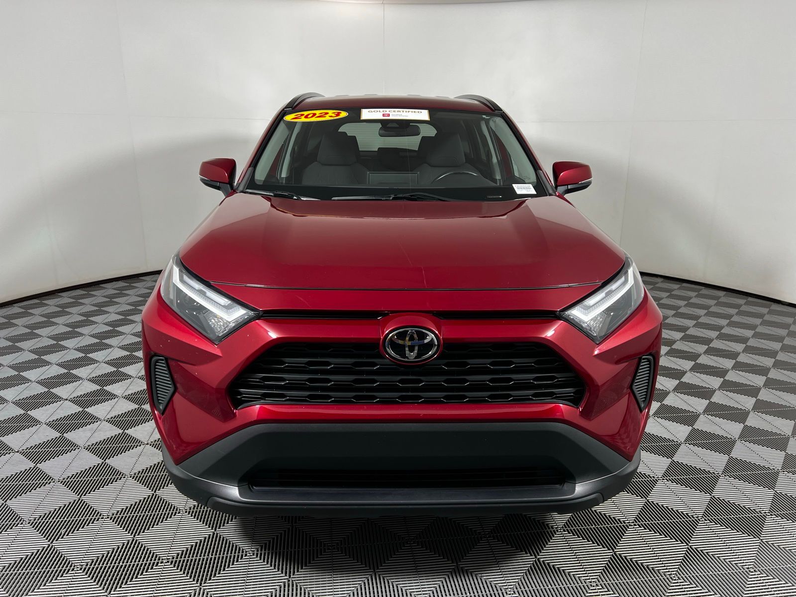 2023 Toyota RAV4 XLE 2
