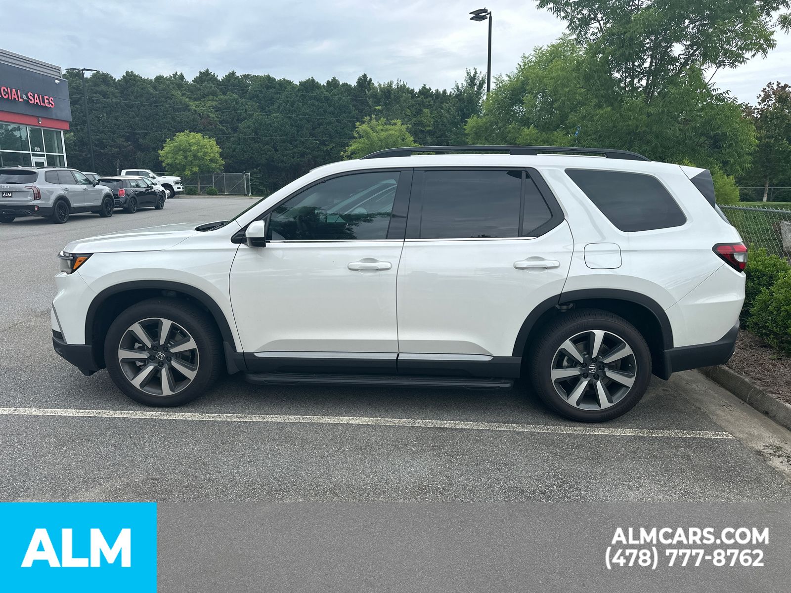 Used 2025  Honda Touring image 9