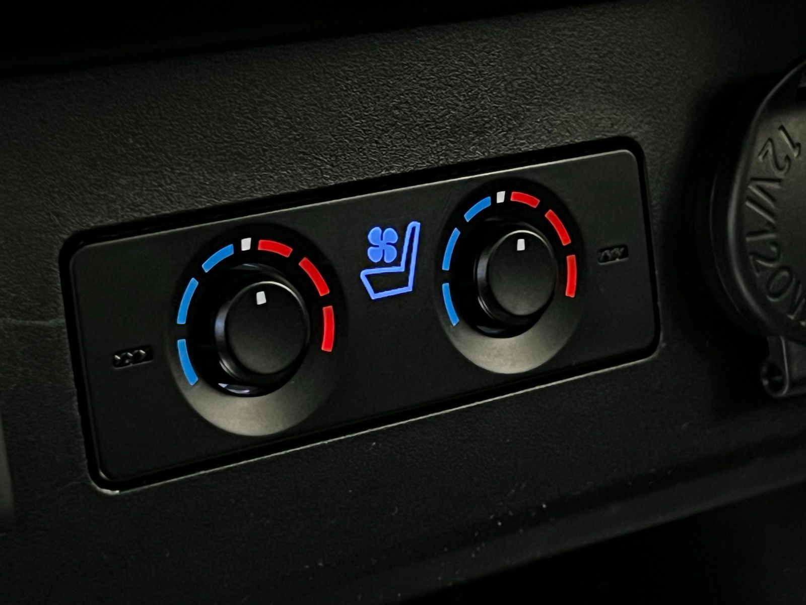 Thumbnail: 2023 Toyota 4Runner - 21