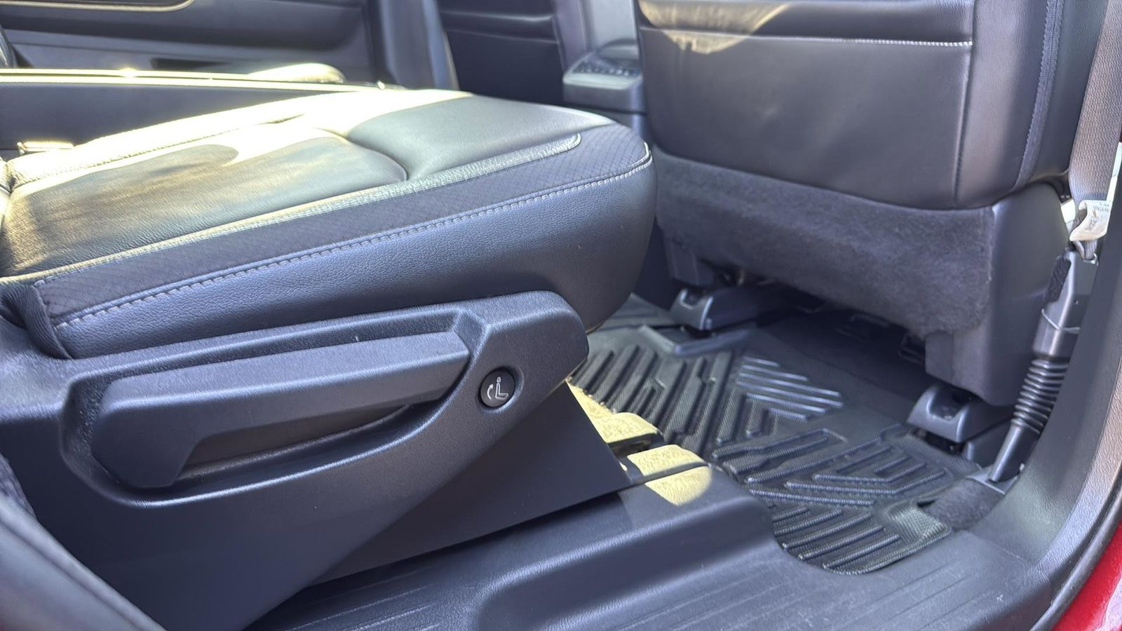 Used Car 2023 Nissan Pathfinder  Sl For Sale Under $30,000 In Austin, Texas