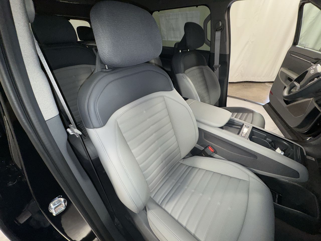 2026 Kia EV9 Land AWD photo 29