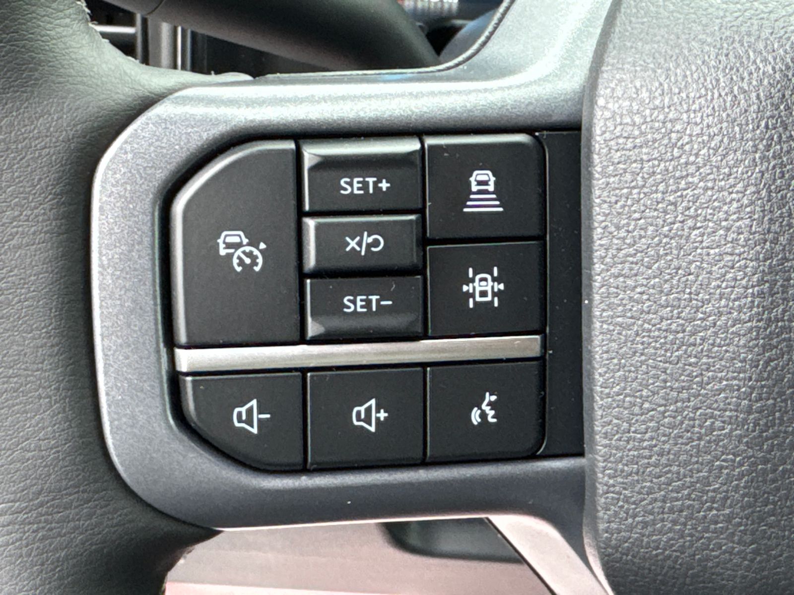 New 2026 Agate Black Metallic Ford F-250® Lariat® image 26