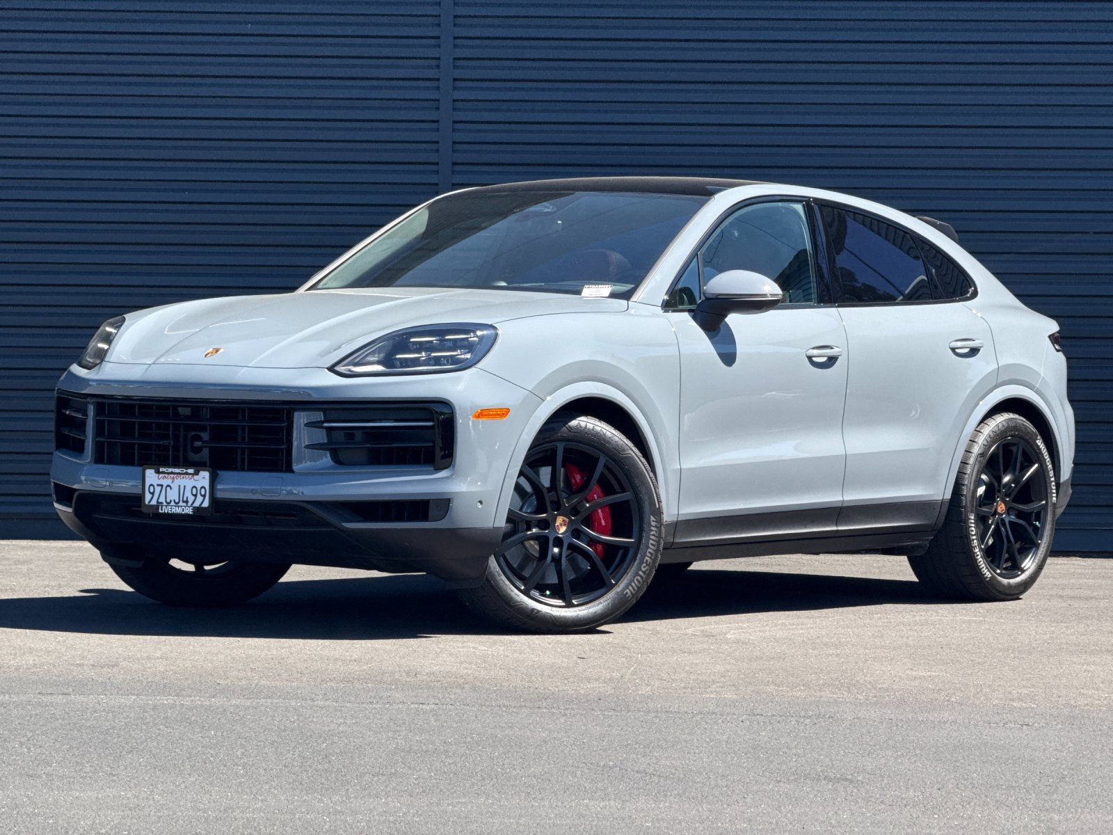 2026 Porsche Cayenne Coupe S — full photo 1 of 29
