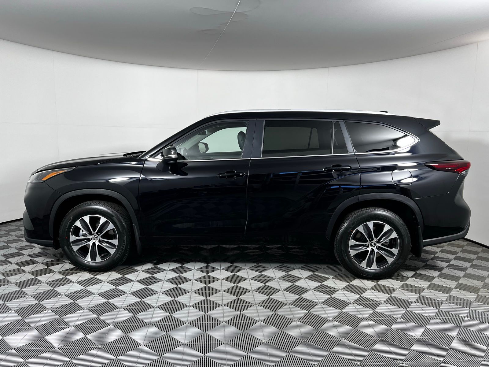 Thumbnail: 2026 Toyota Highlander - 8