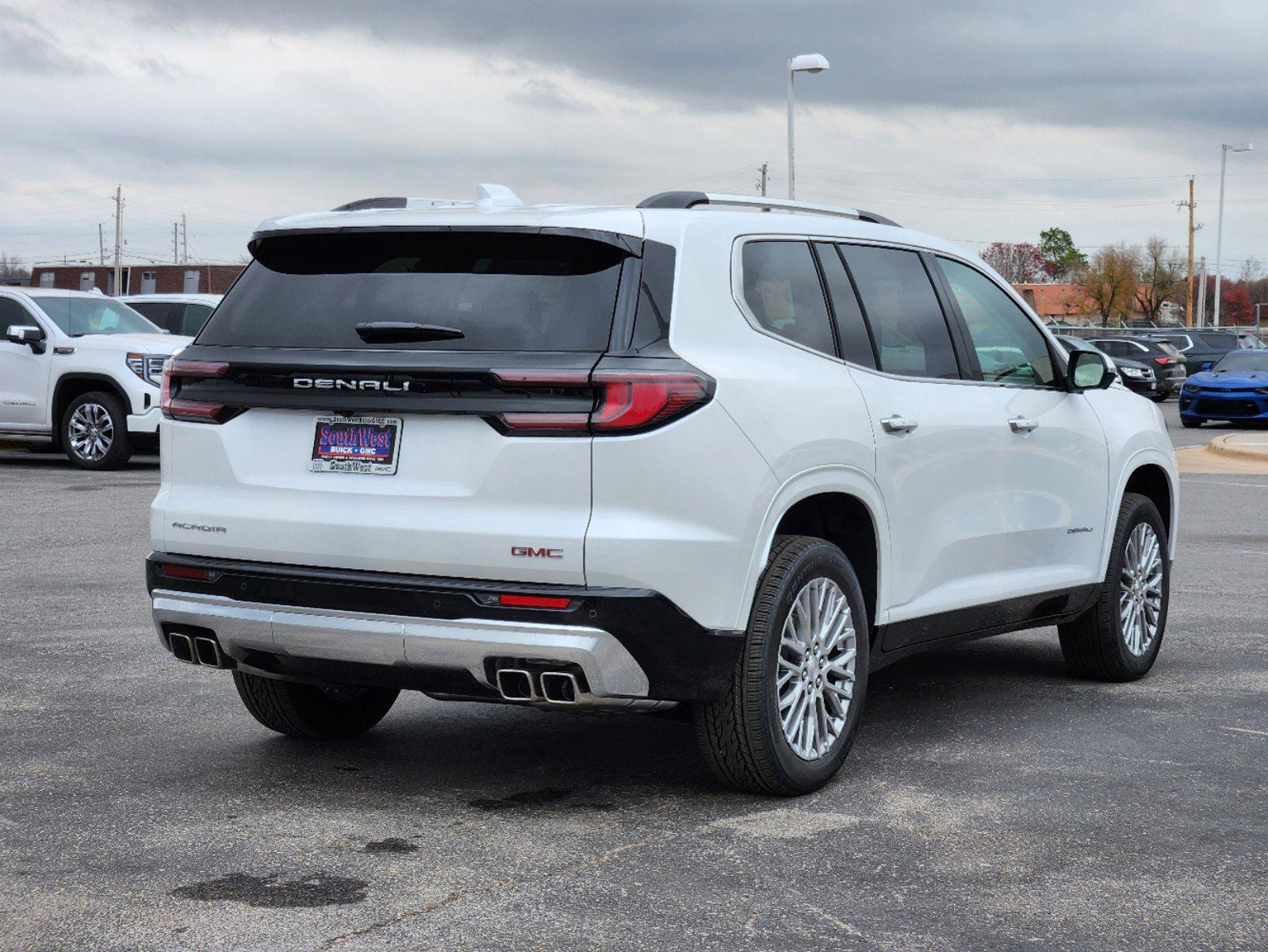 2025 GMC Acadia Denali 5