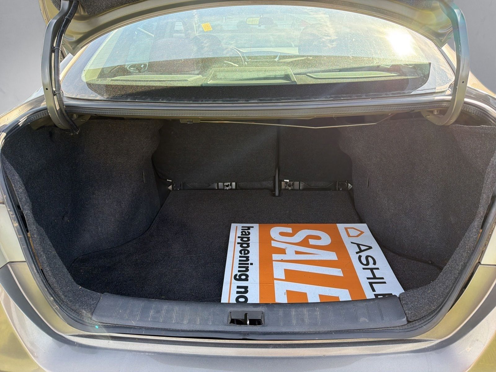 Used 2015 Titanium Nissan SV image 23
