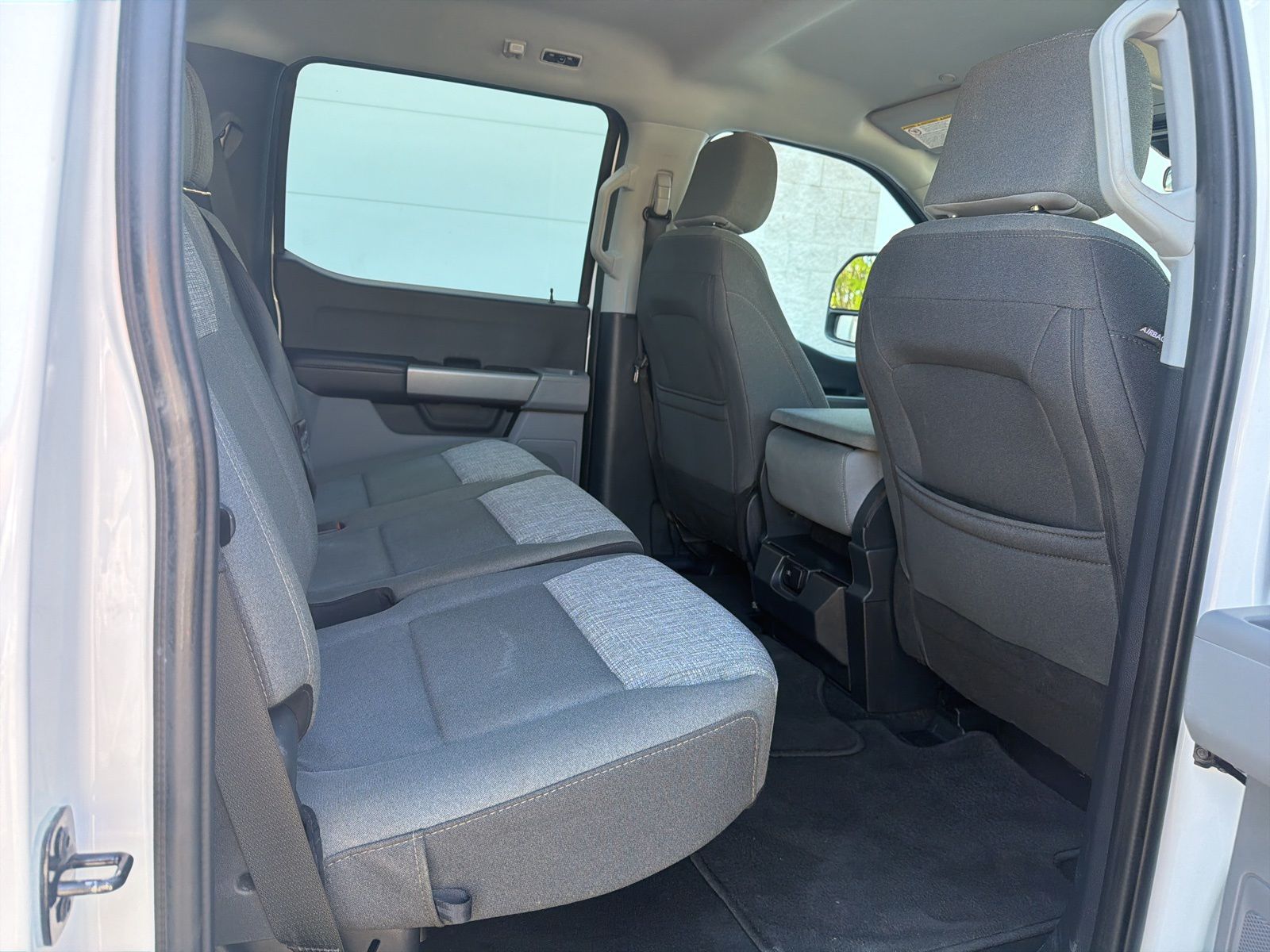 Certified Used 2025 Oxford White Ford XLT image 7