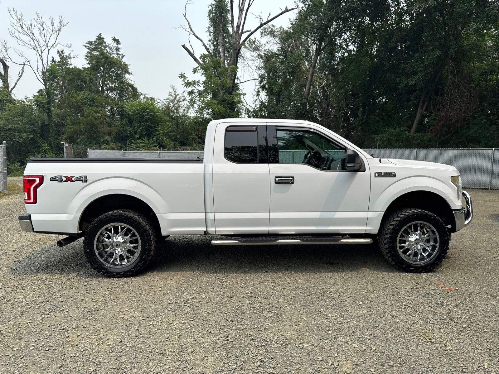 Used 2015 Oxford White Ford XLT image 32