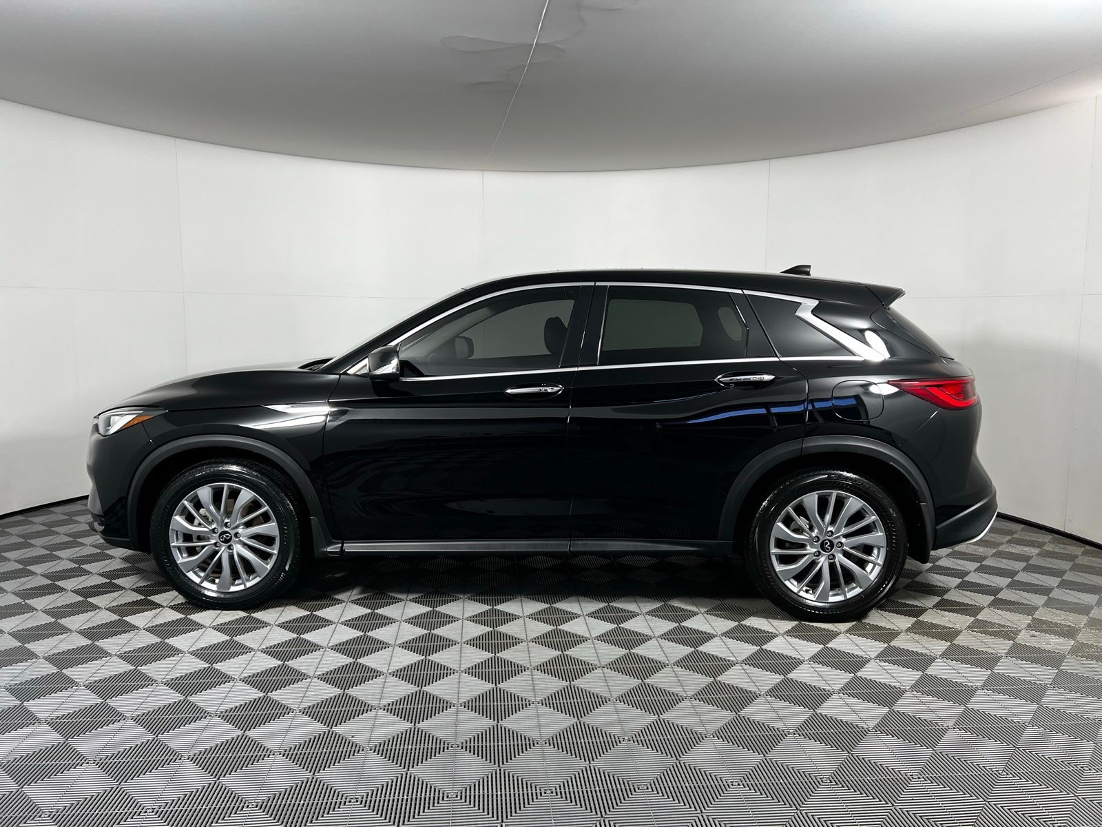 Thumbnail: 2024 INFINITI QX50 - 8