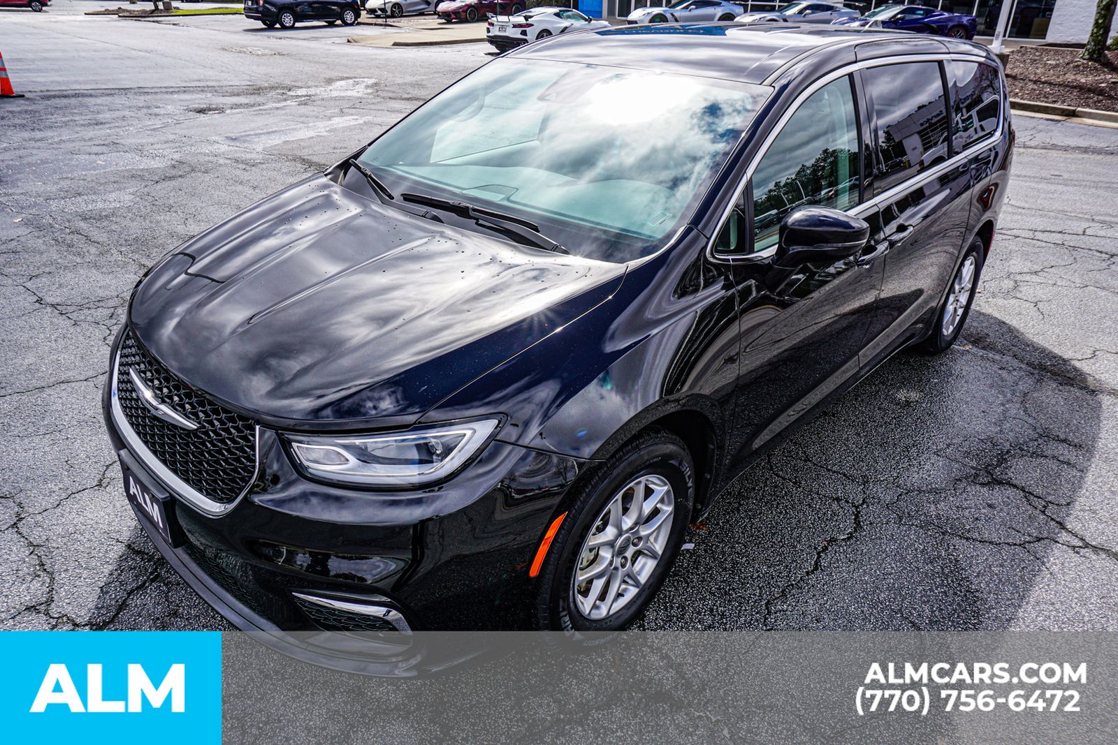 Used 2024 Black Chrysler Touring L image 18
