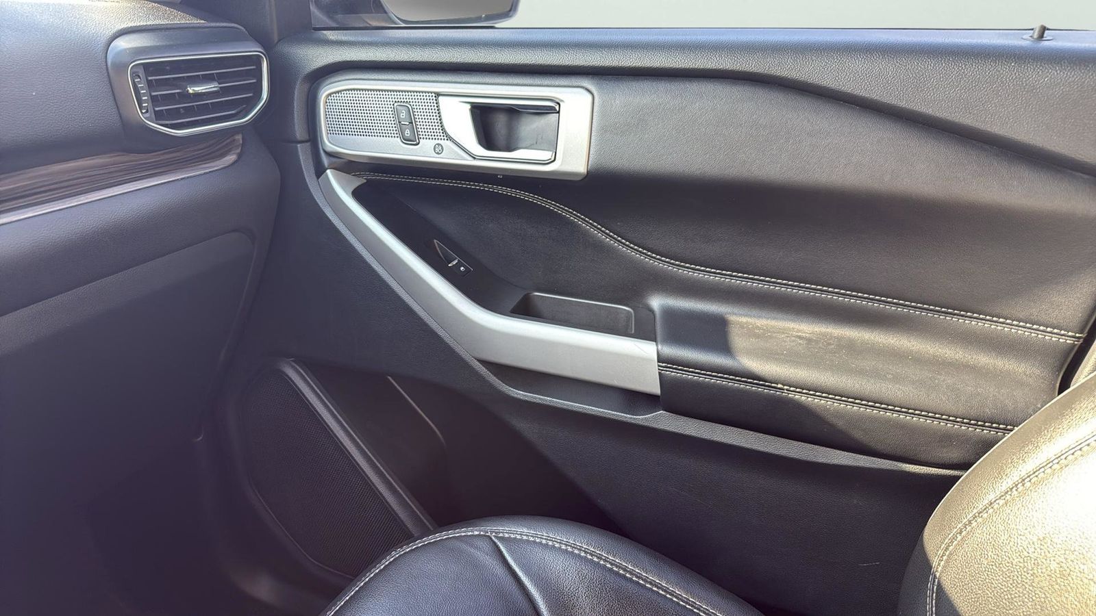Used Car 2022 Ford Explorer  Limited For Sale Under $35,000 In Austin, Texas