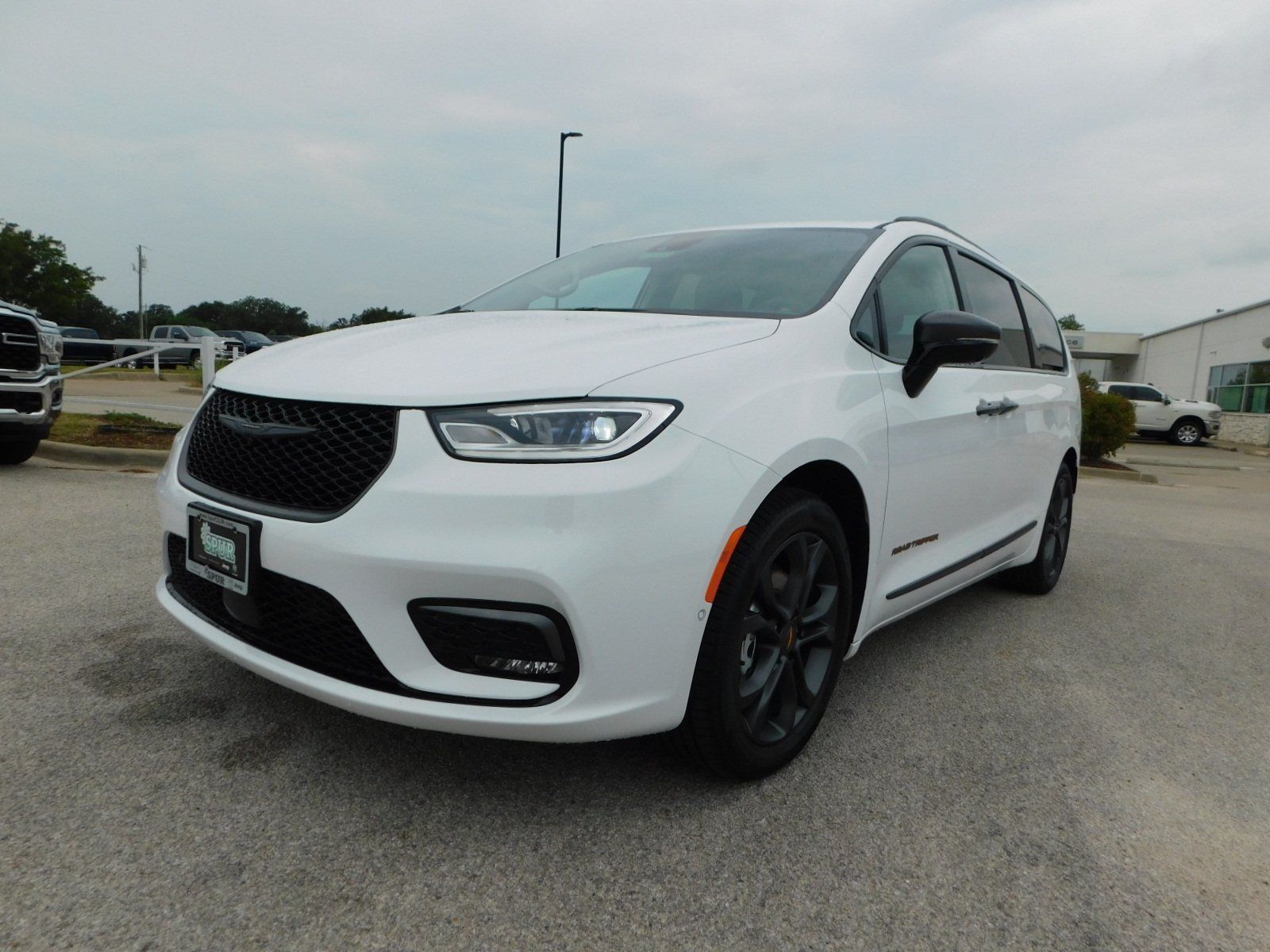 2024 Chrysler Pacifica Touring L 4