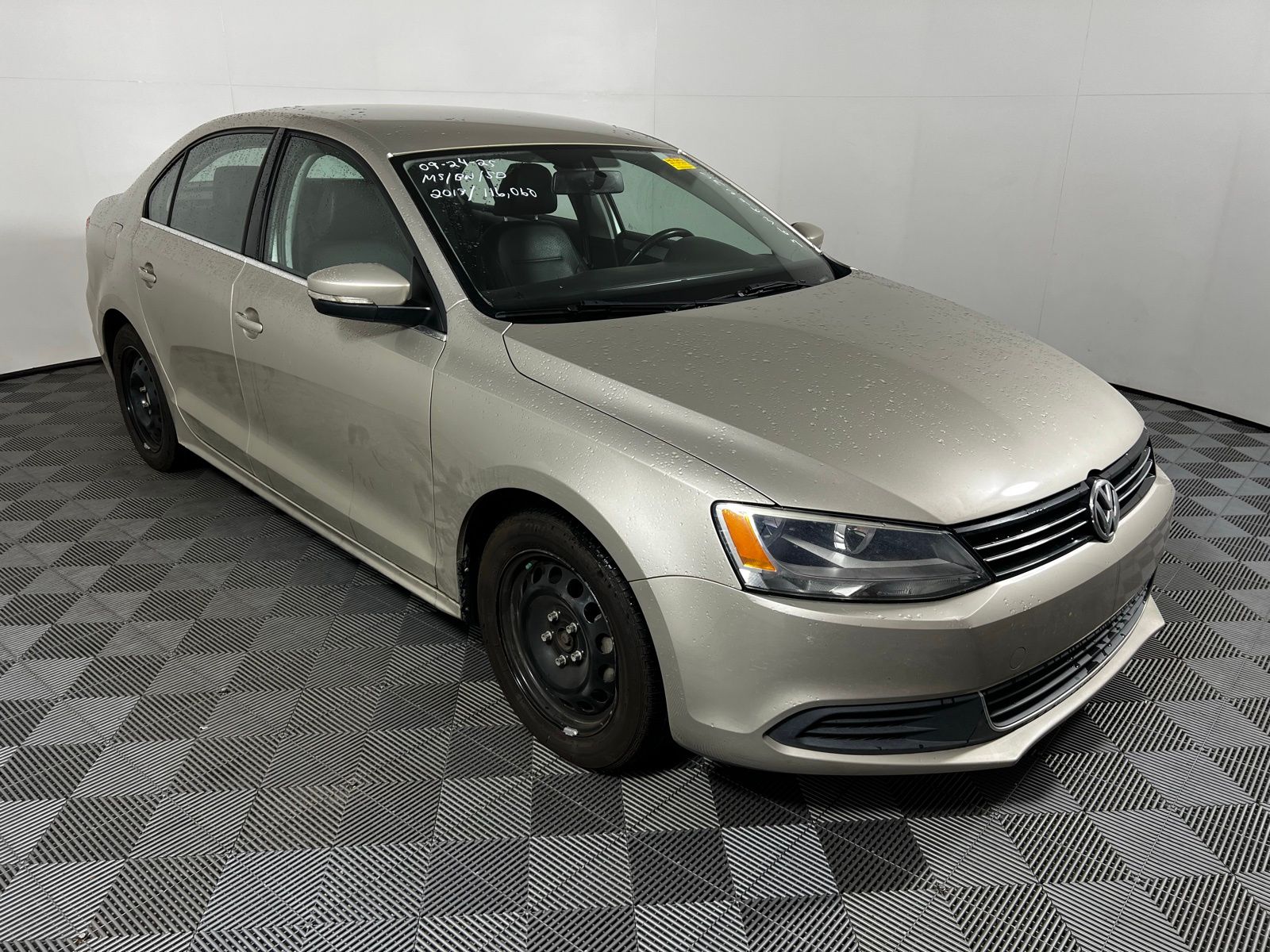 Thumbnail: 2013 Volkswagen Jetta - 3