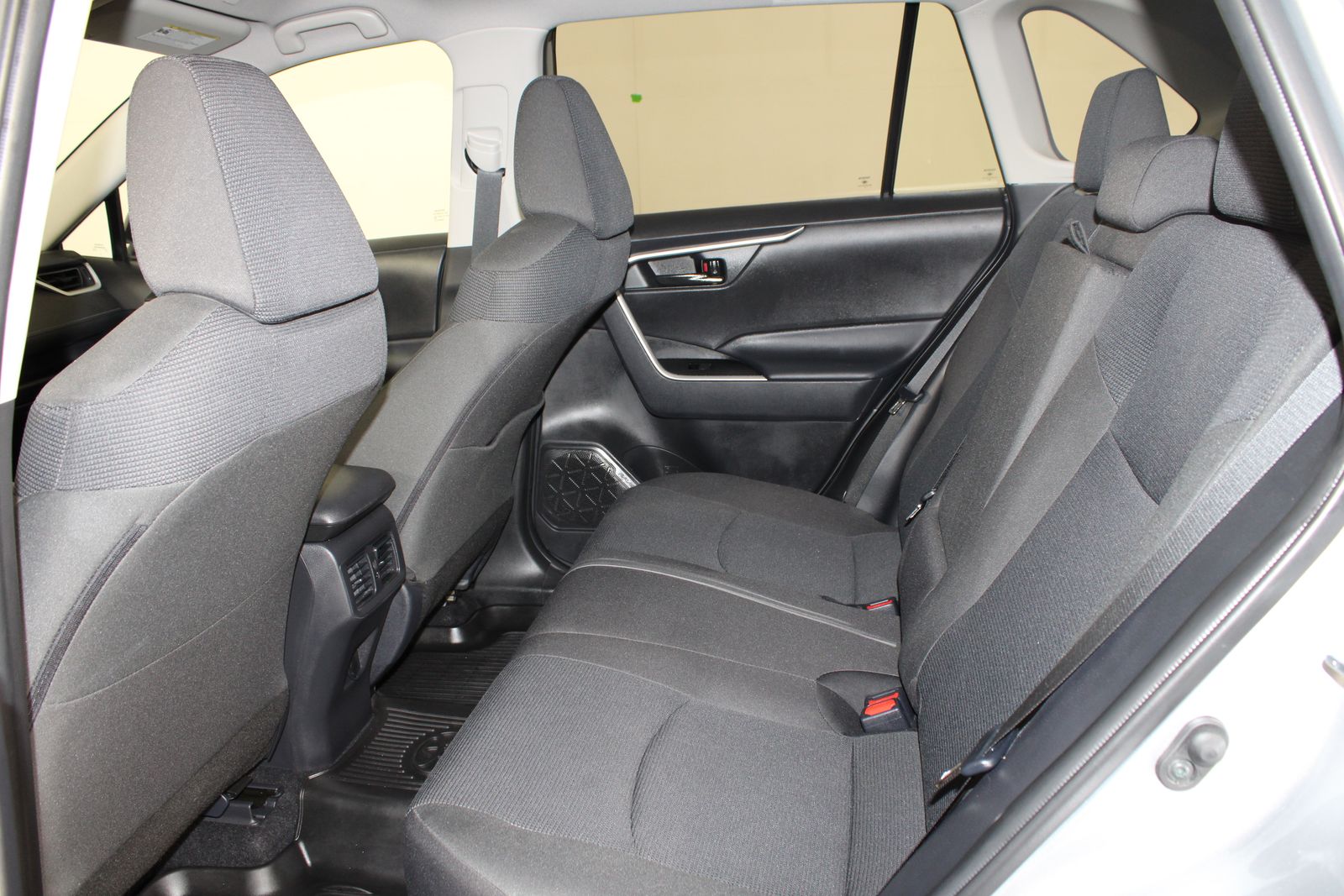 Used 2025 Silver Toyota LE image 7