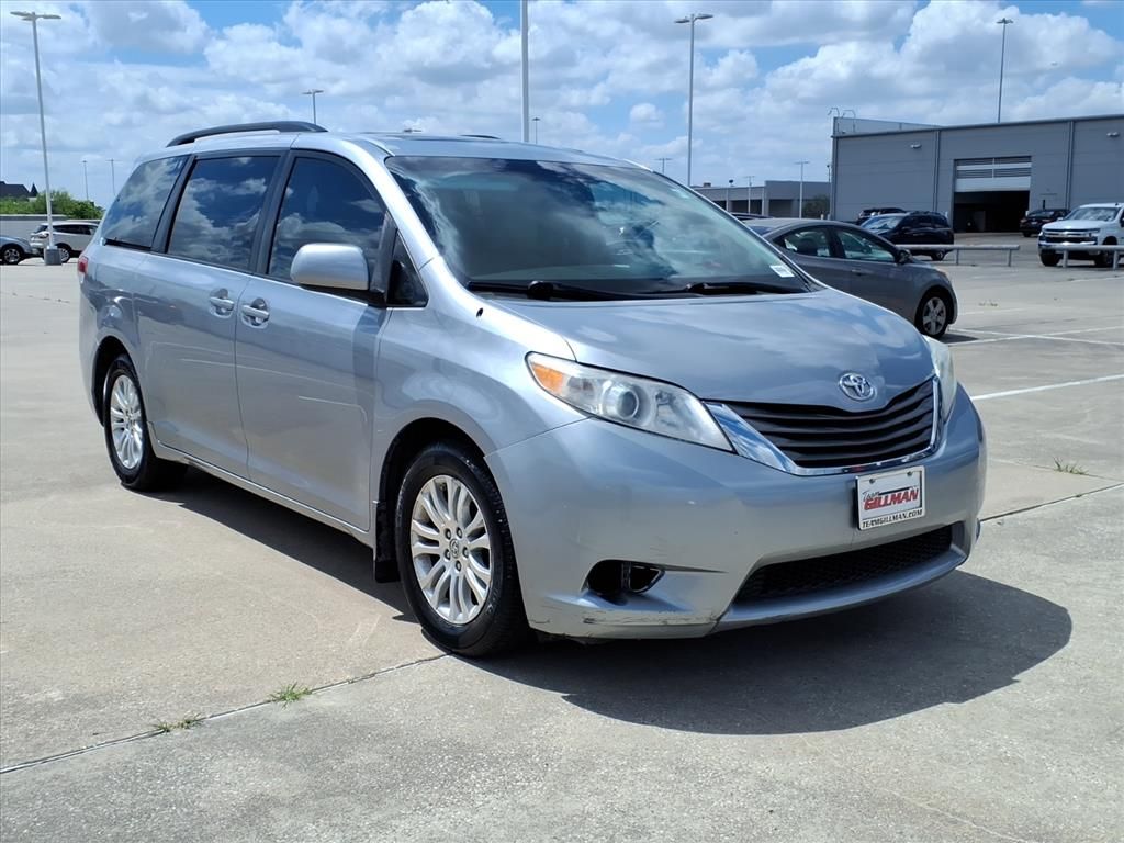 Silver Sky Metallic 2011 Toyota Sienna Limited 7-Passenger Minivan Front-Wheel Drive 6-Speed Automatic Overdrive