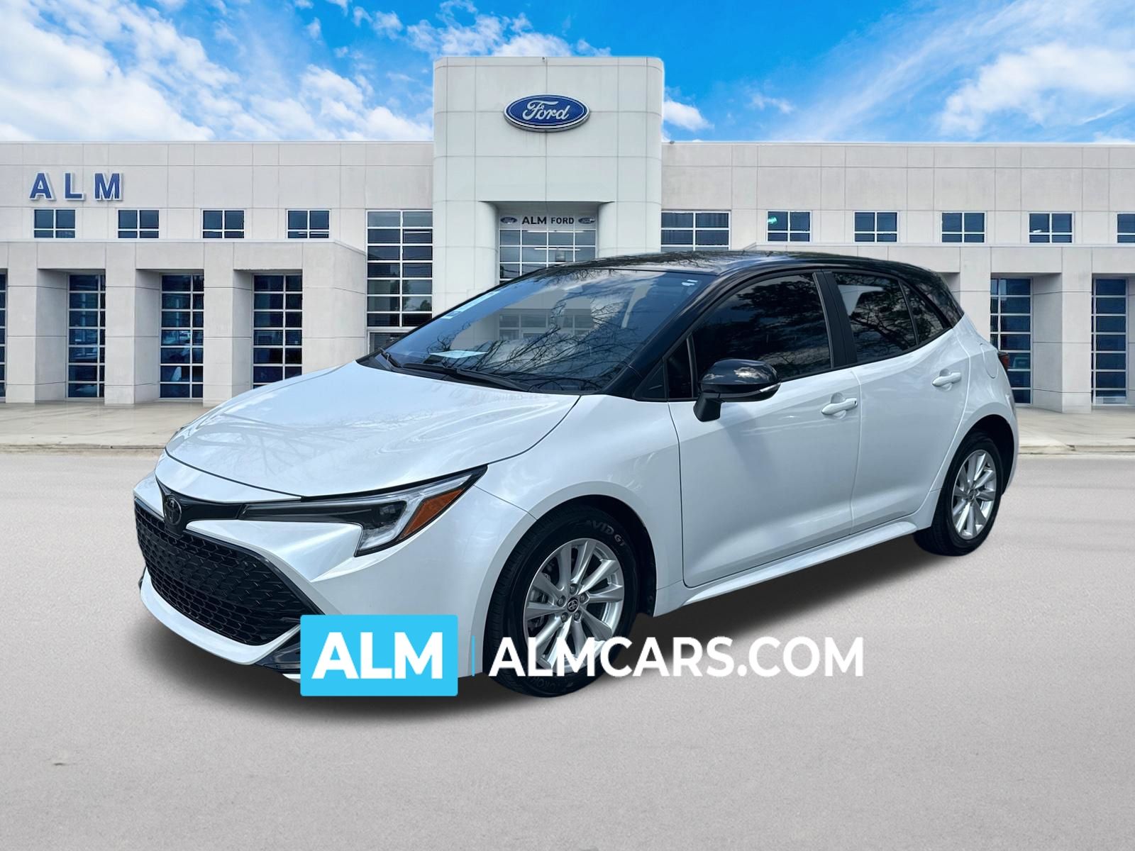 2025 Toyota Corolla Hatchback SE FWD