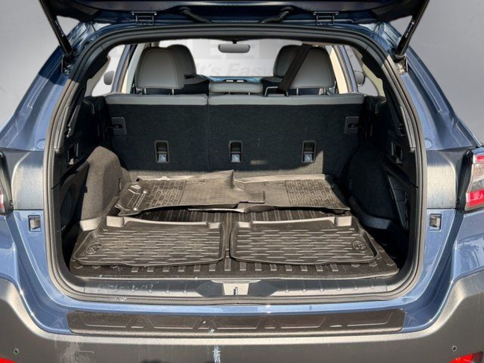 Used 2025 Cosmic Blue Pearl Subaru Limited image 29