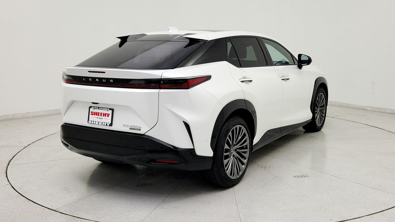 Used 2023 White Lexus 450e Luxury image 6