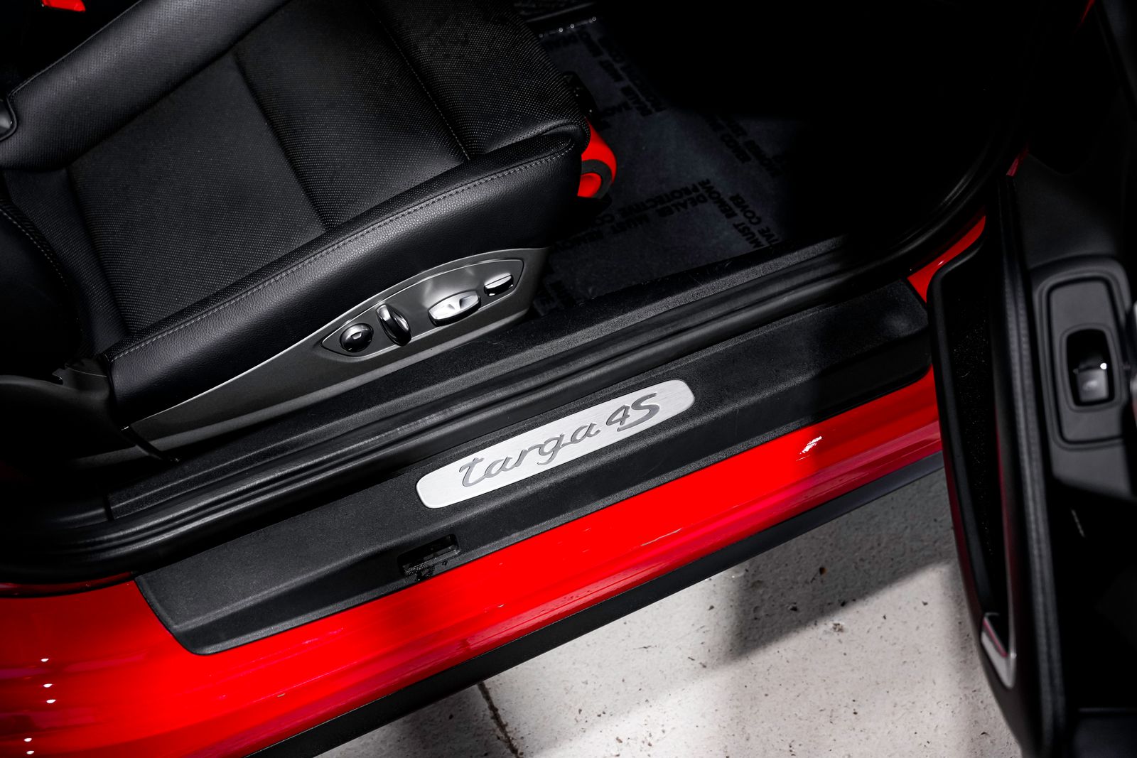 2015 Porsche 911 Targa 4S — photo 30