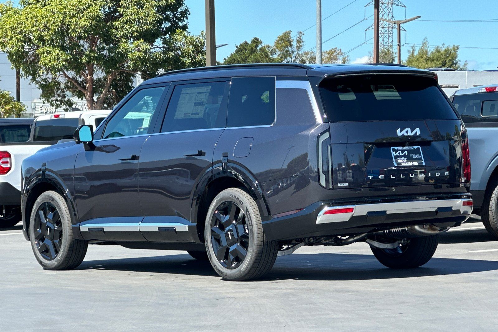 View vehicle photo 6