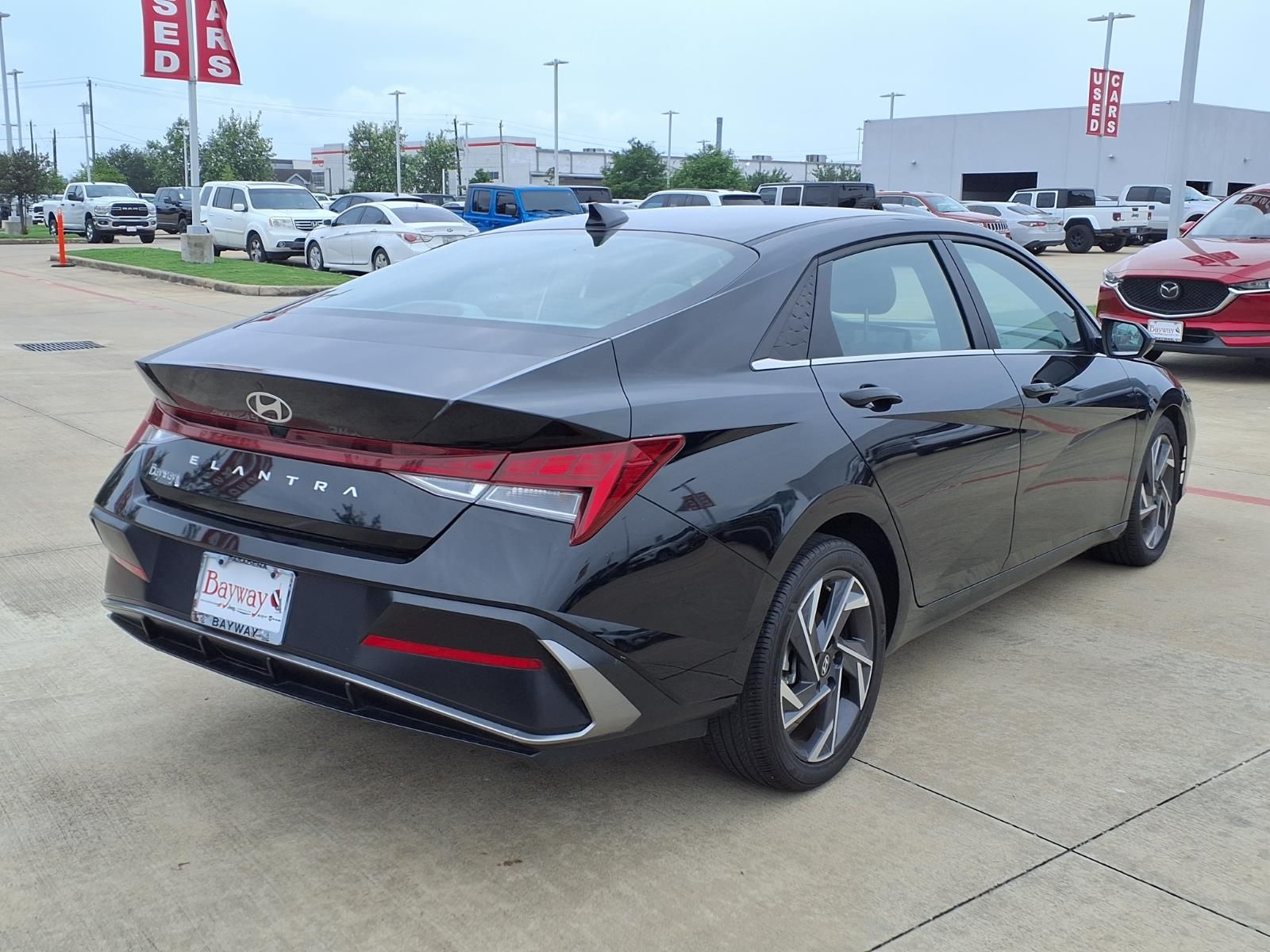 2025 Hyundai Elantra SEL Convenience - 4