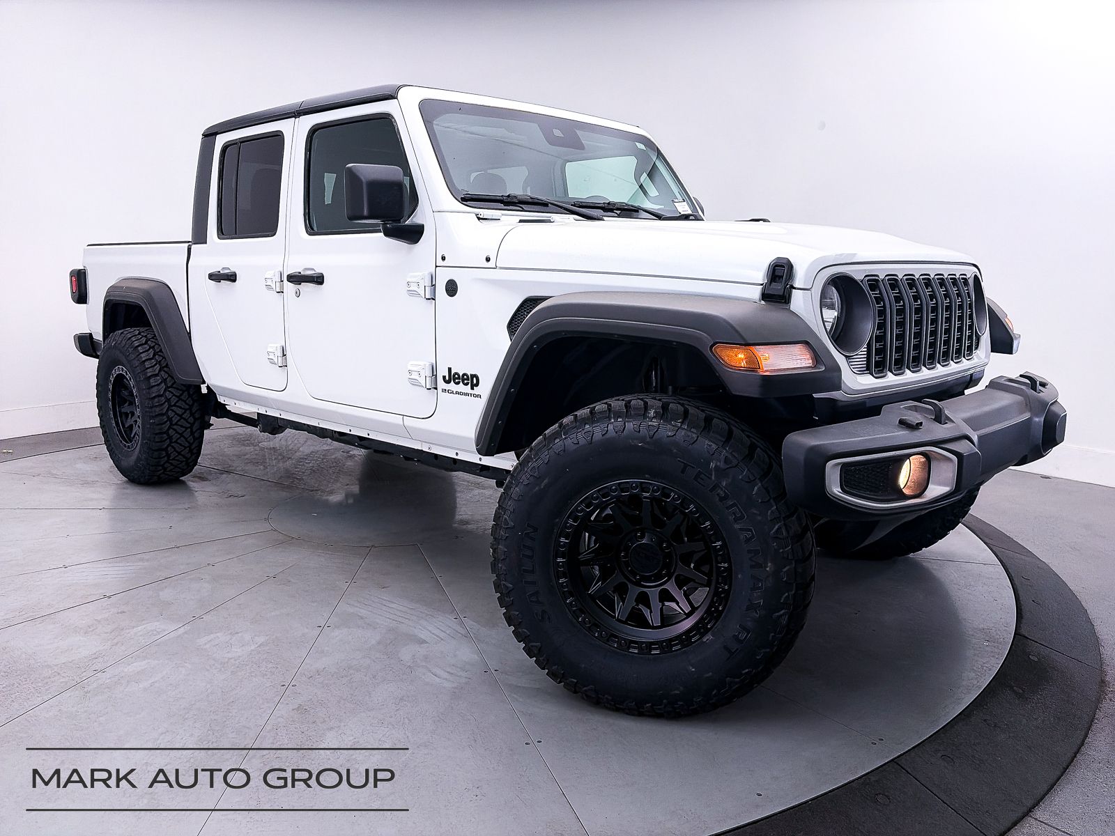 2025 Jeep Gladiator Sport S Auto's photo